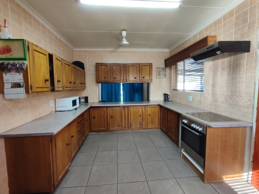 4 Bedroom Property for Sale in Lourenspark North West